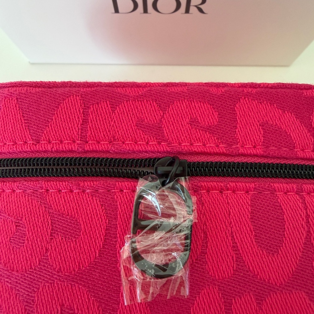 New Dior Fuchsia Travel Pouch New w Box - Picture 4 of 9